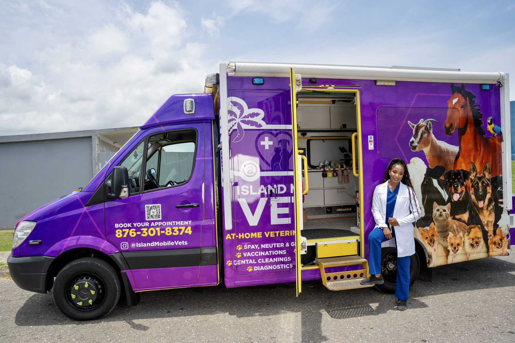The Island Mobile Vets unit, fully equipped